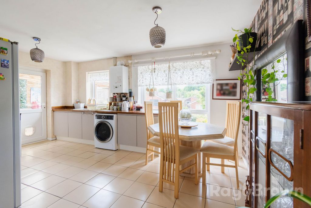 Property photo 3 of 45