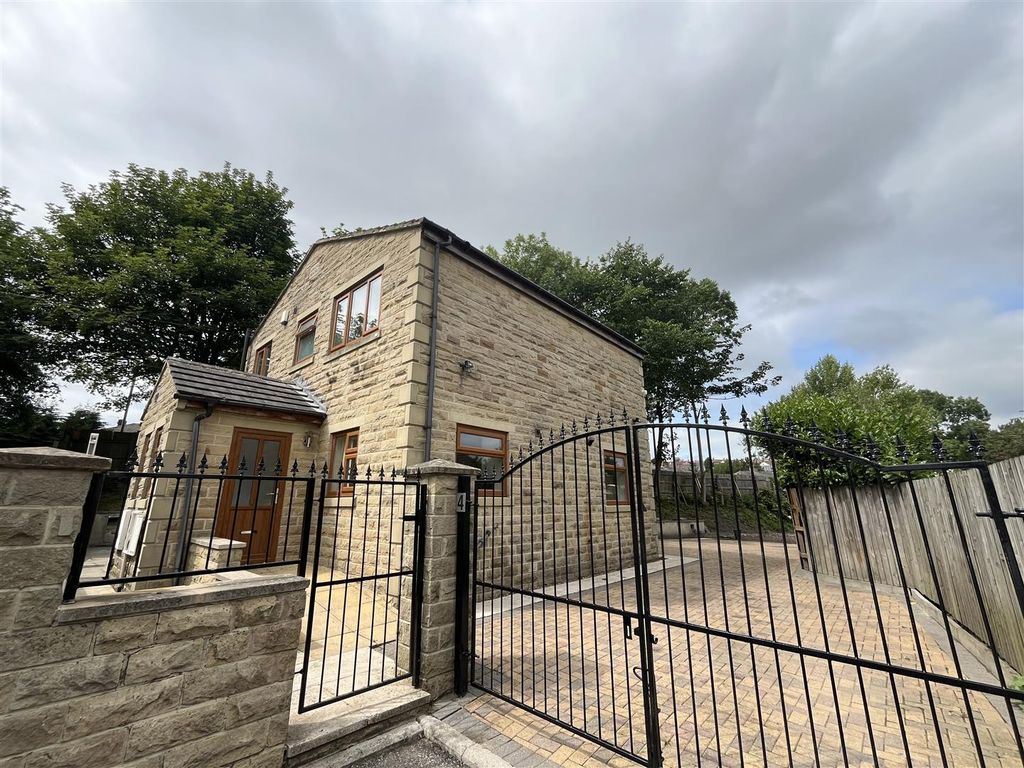Property photo 1 of 16 External