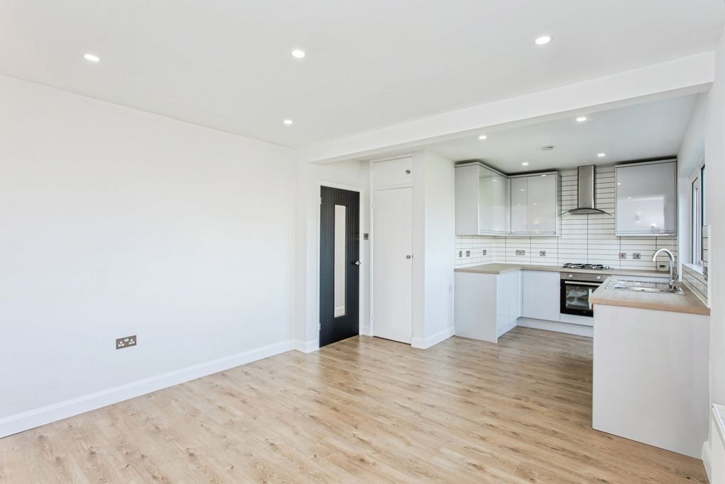 Property photo 3 of 17 Kitchen/Living Room