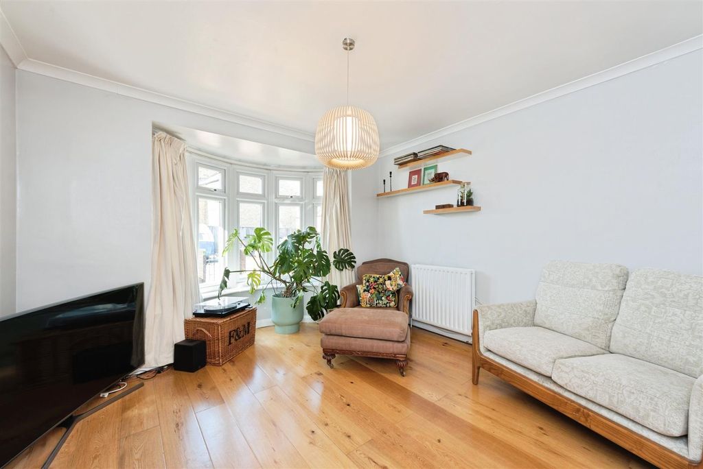 Property photo 2 of 19 Radnor10Of30.Jpg