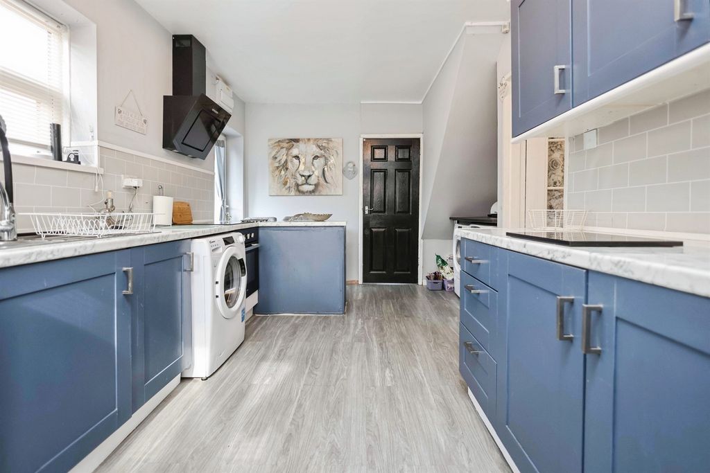 Property photo 3 of 18