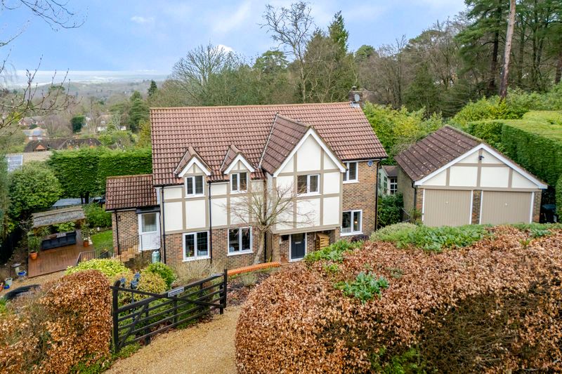 Property photo 1 of 25 Photo 4