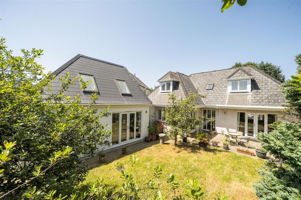 Property photo 1 of 25
