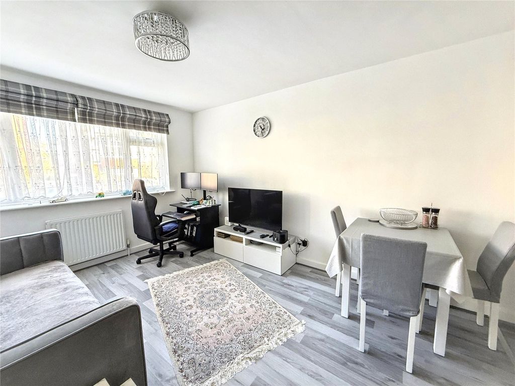 Property photo 3 of 12 Picture No. 10