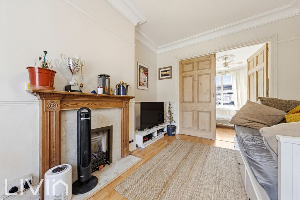 Property photo 2 of 10 Photo 2