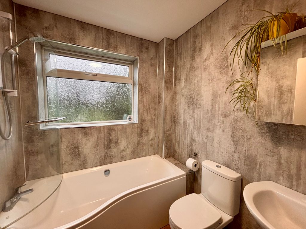 Property photo 3 of 20 Image