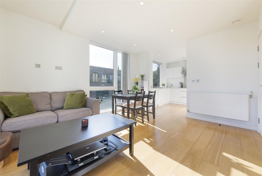 Property photo 3 of 15 53409 Hi Res (10).Jpg