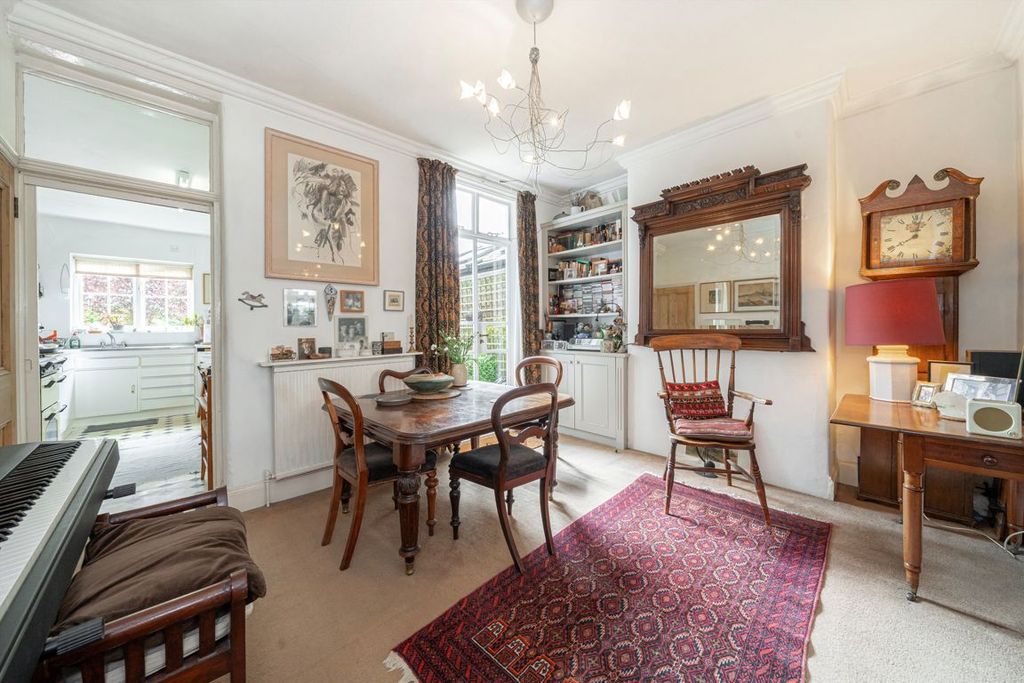 Property photo 3 of 6