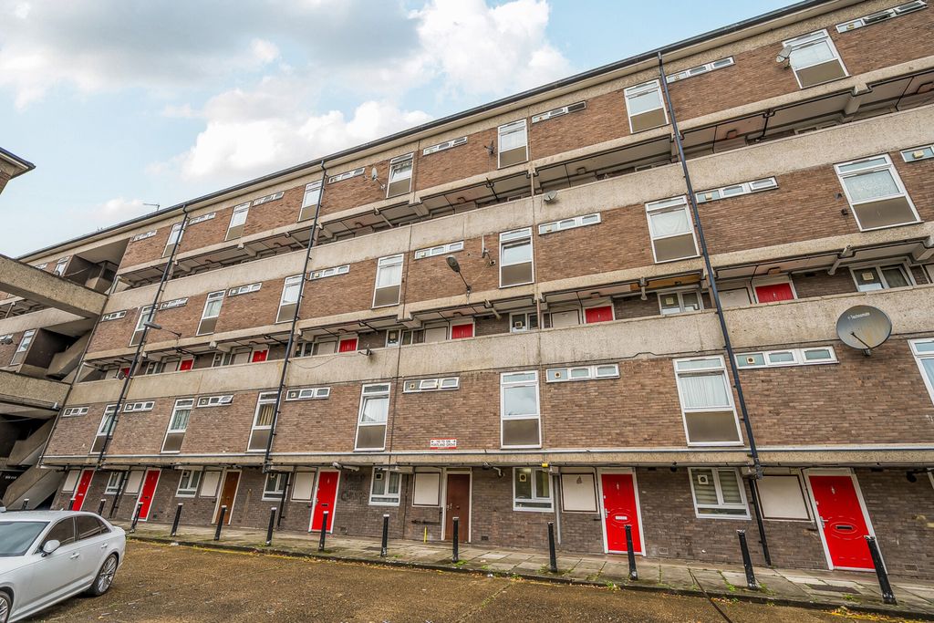 Property photo 1 of 21 External