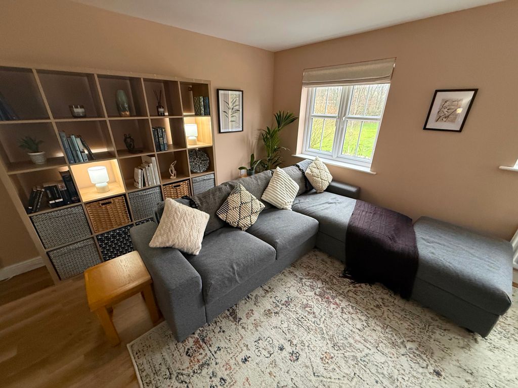 Property photo 3 of 28