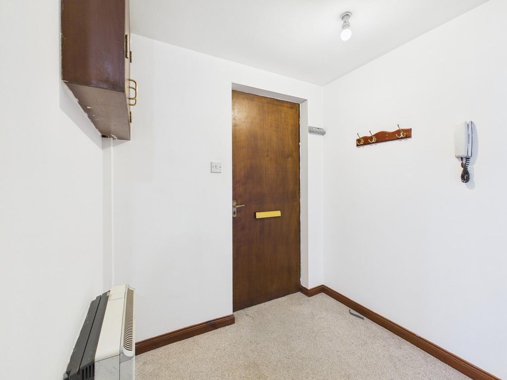 Property photo 2 of 23 Hallway