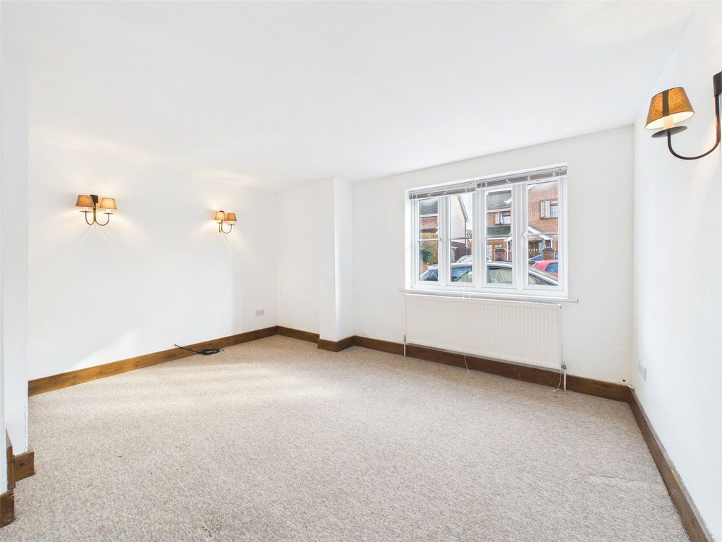 Property photo 2 of 16 Living Room