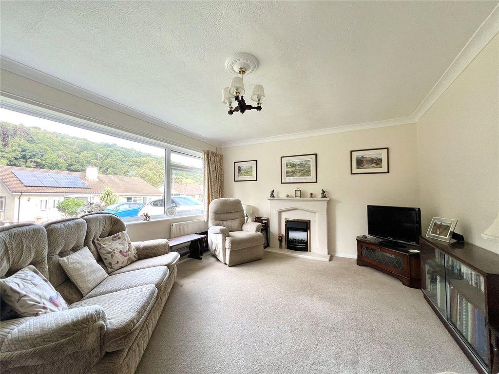 Property photo 2 of 15 Picture No. 17