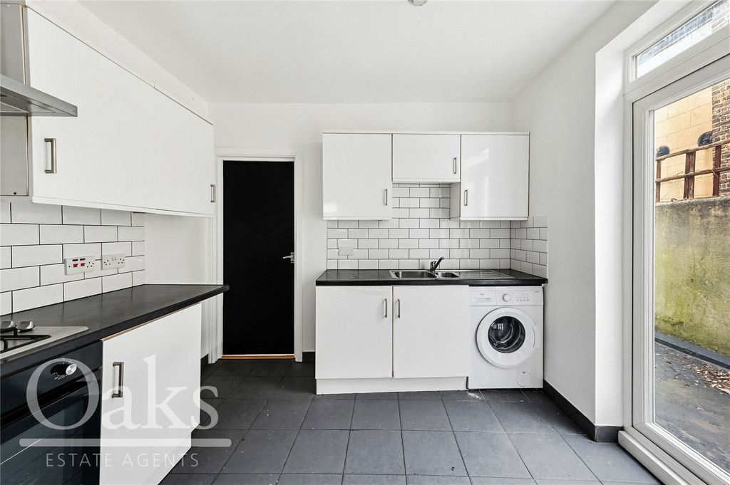 Property photo 3 of 11 Picture No. 06