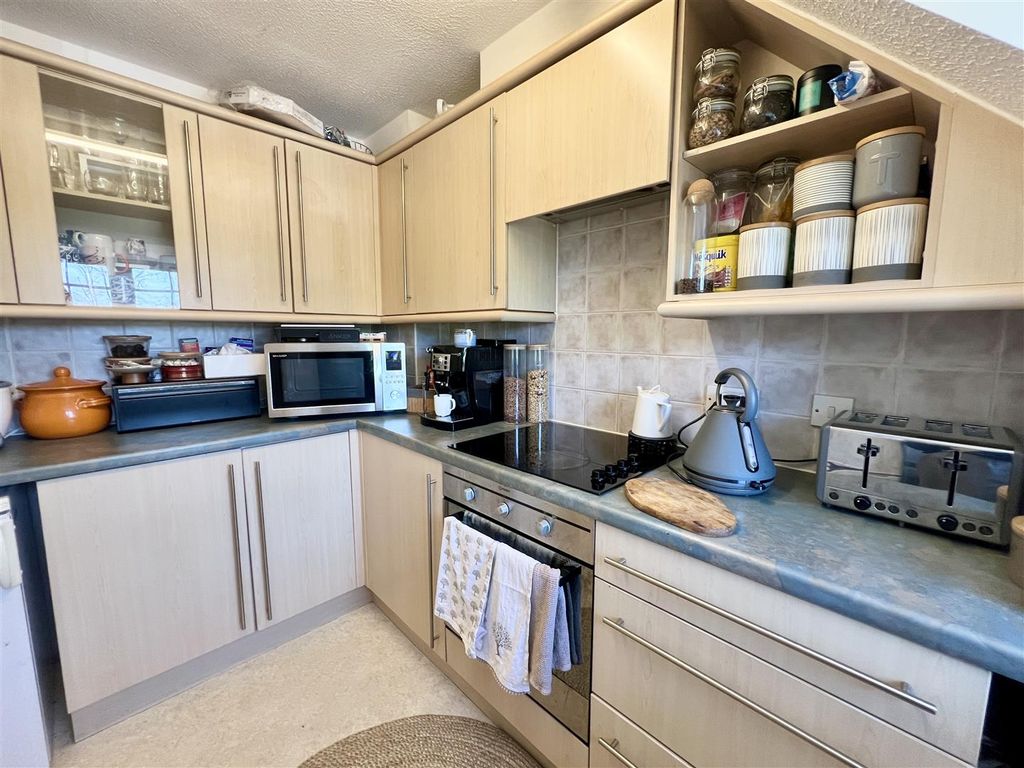 Property photo 3 of 13