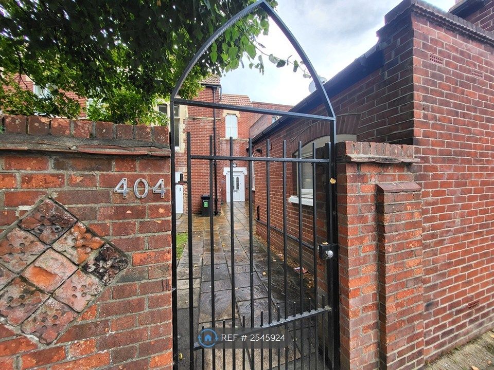 Property photo 2 of 18 Street Access