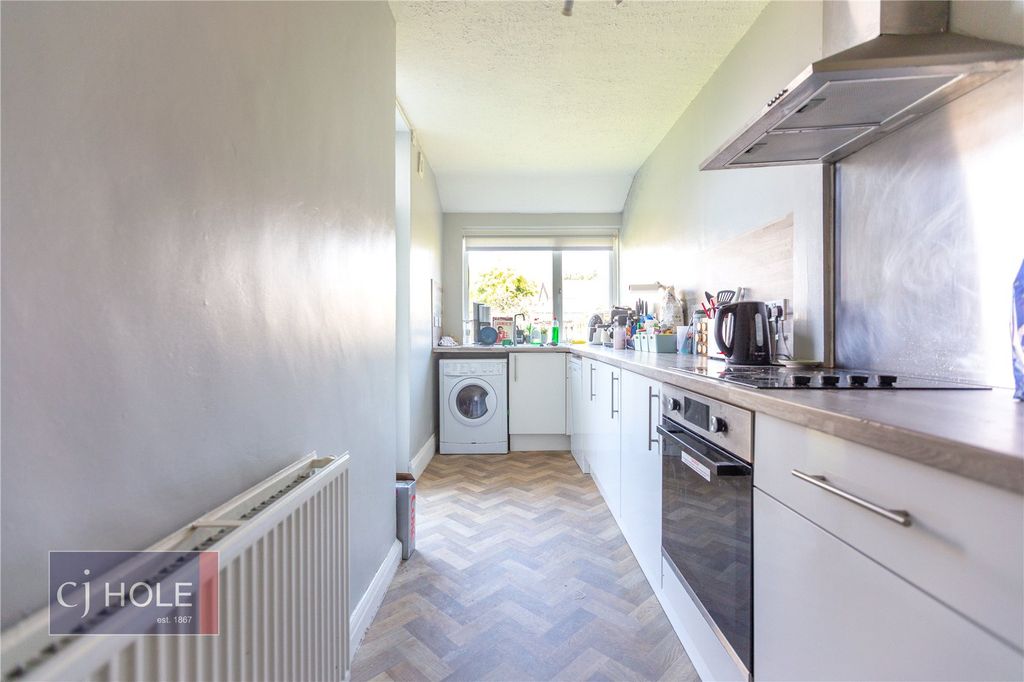 Property photo 1 of 15 Picture No. 12