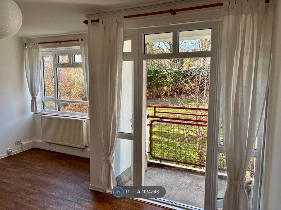 Property photo 2 of 11 Balcony