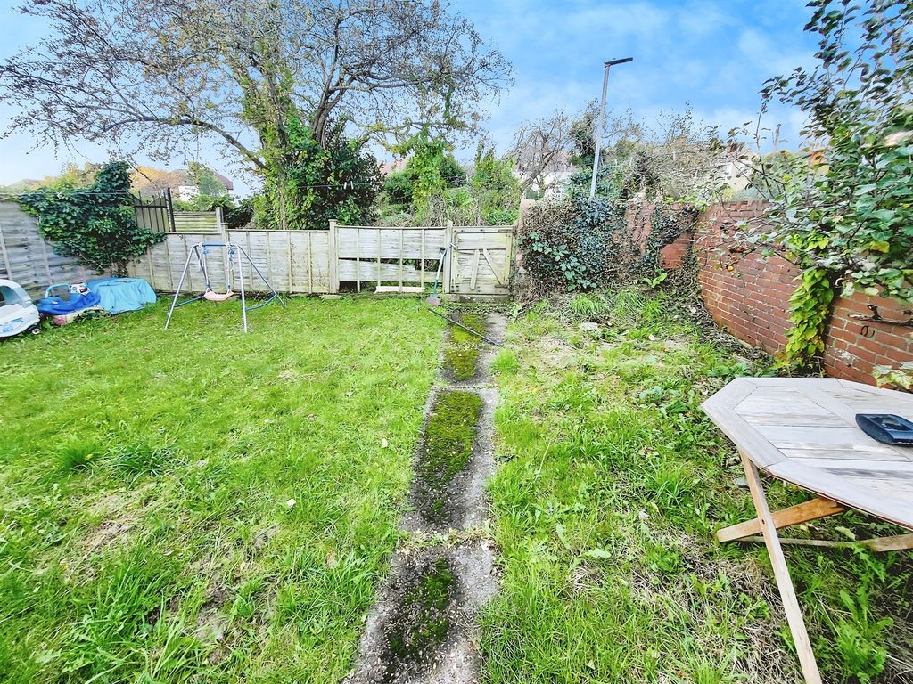 Property photo 3 of 4