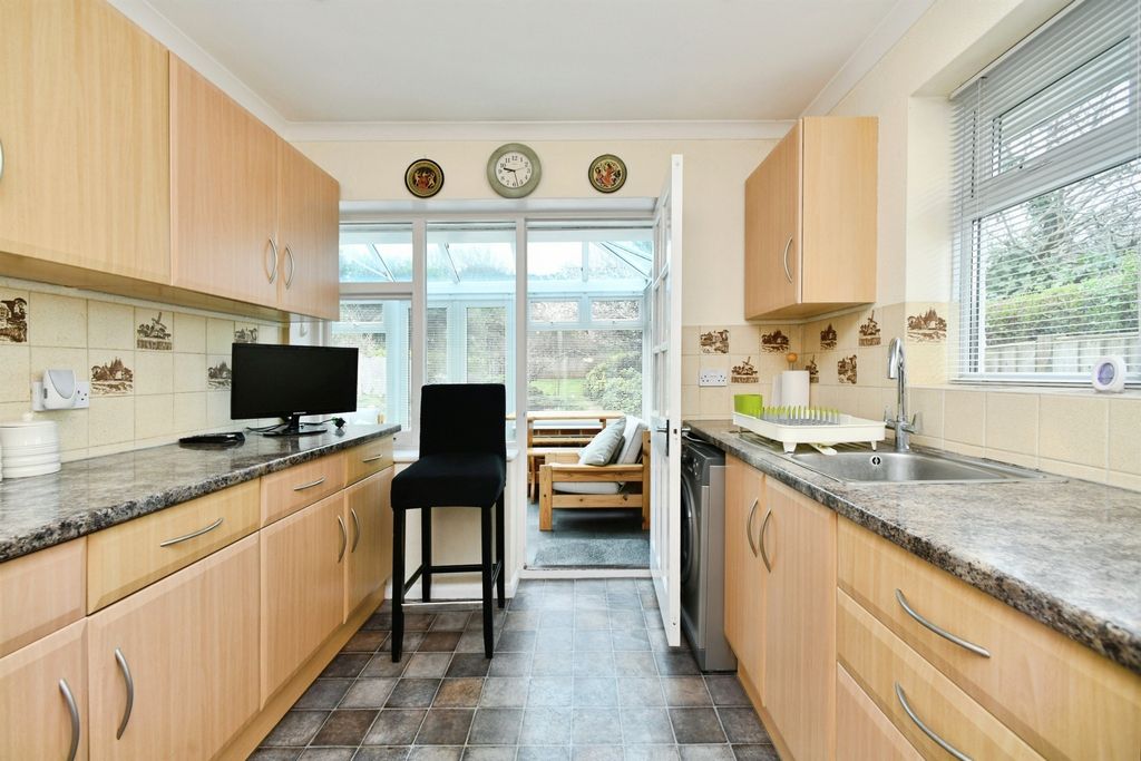 Property photo 3 of 20