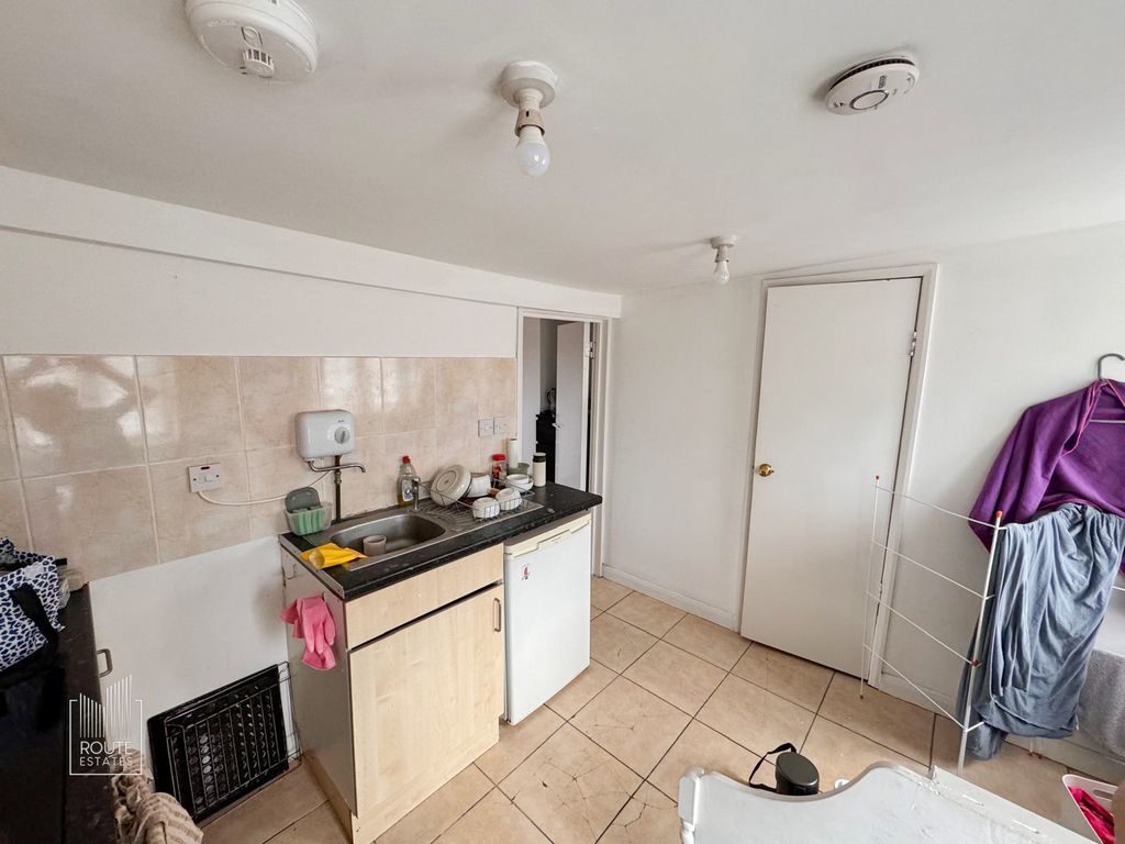 Property photo 3 of 6 Photo 1