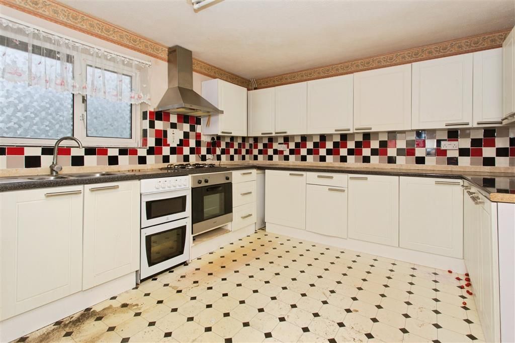 Property photo 2 of 17