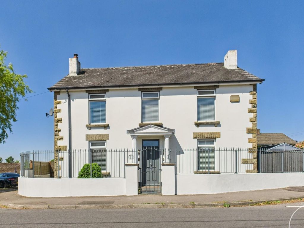 Property photo 1 of 28