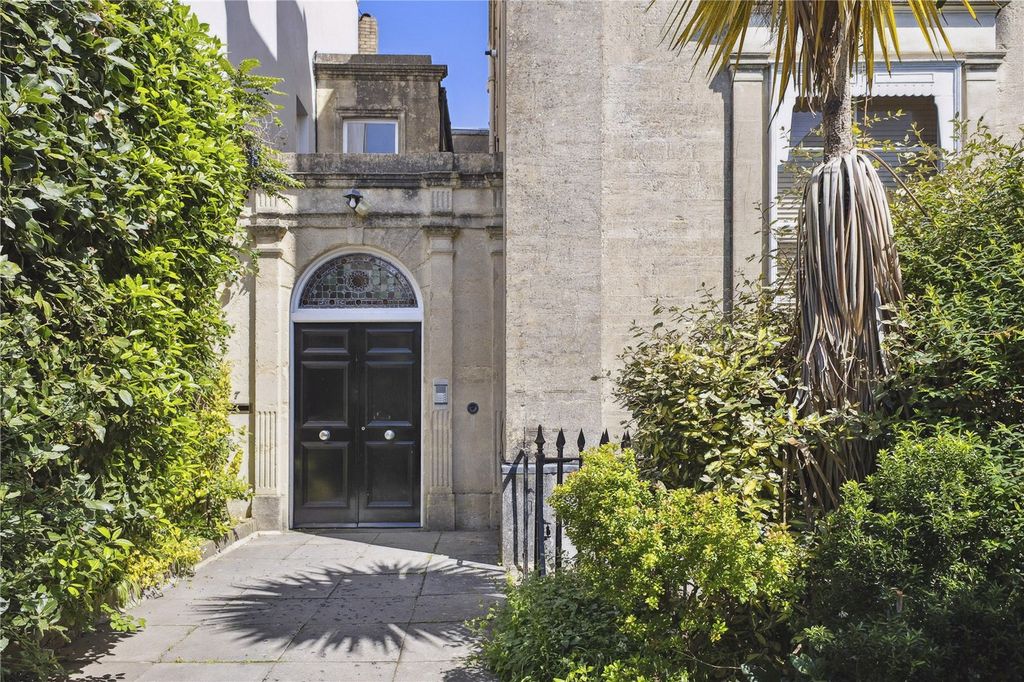 Property photo 1 of 12 Picture No. 27