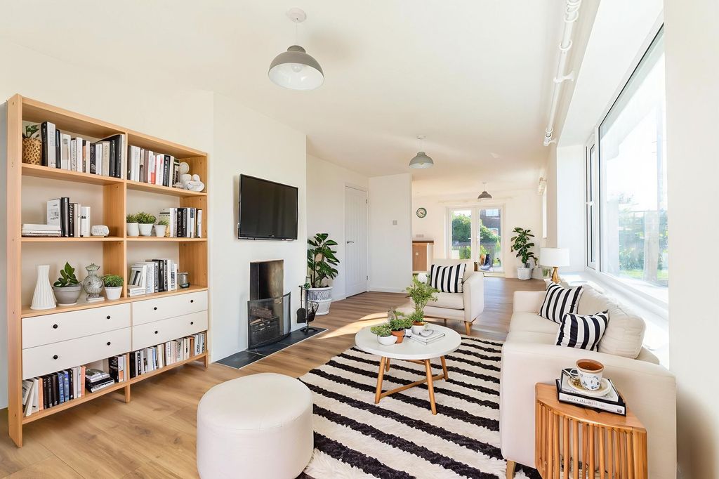 Property photo 2 of 13