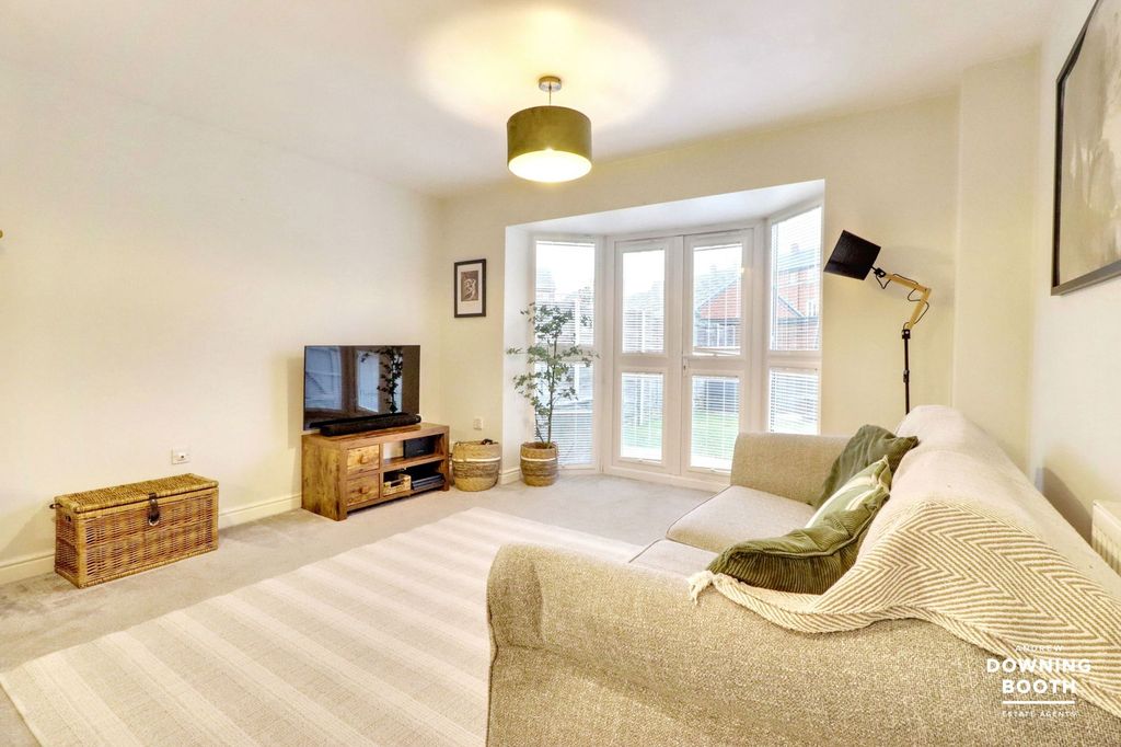 Property photo 3 of 28