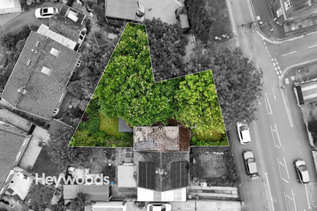 Property photo 2 of 39