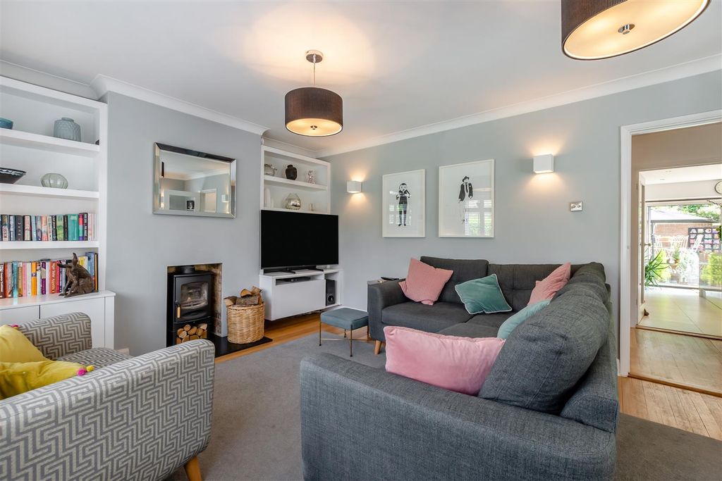 Property photo 3 of 20 8651011-Interior13.Jpg