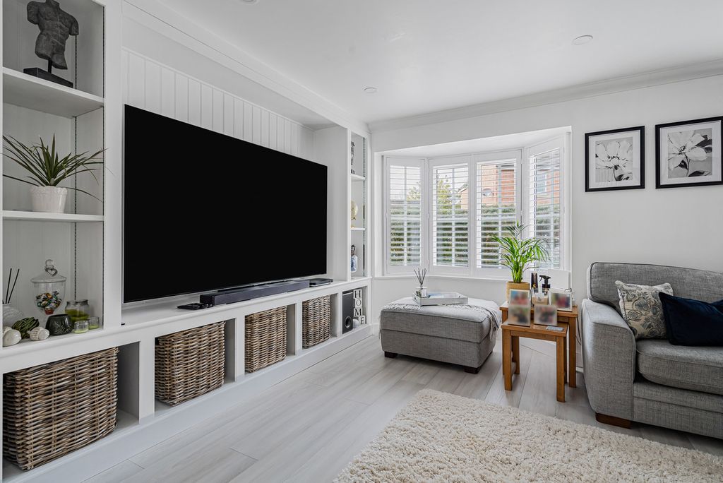 Property photo 3 of 46