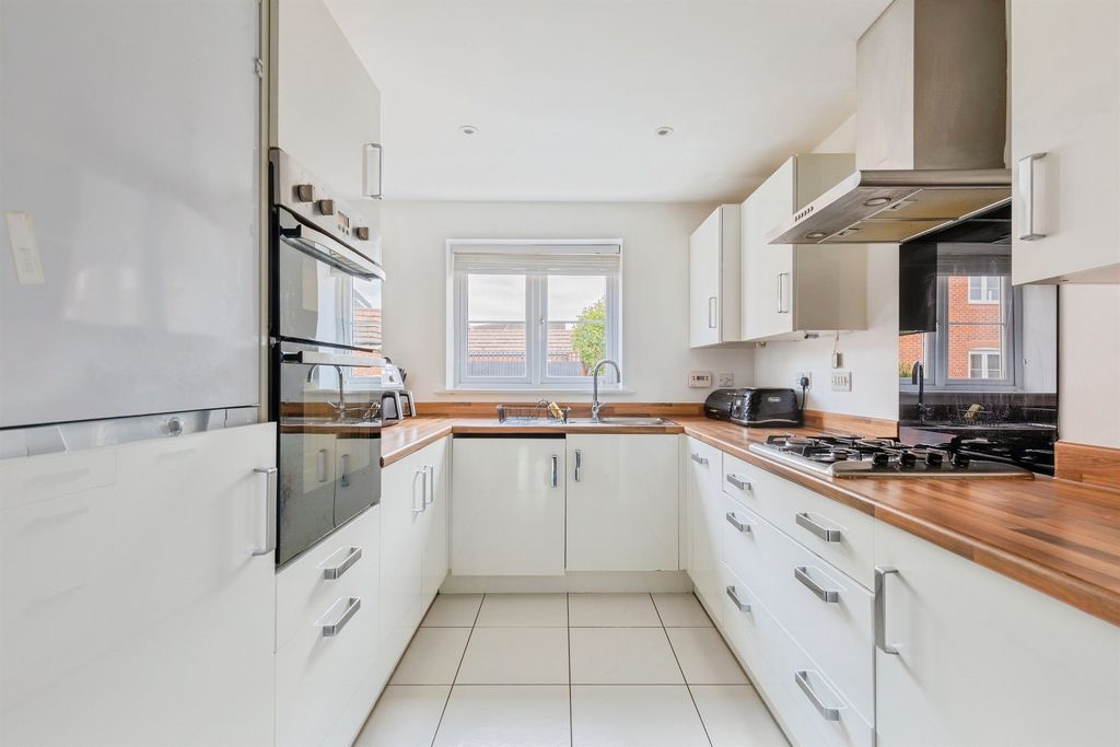 Property photo 1 of 3