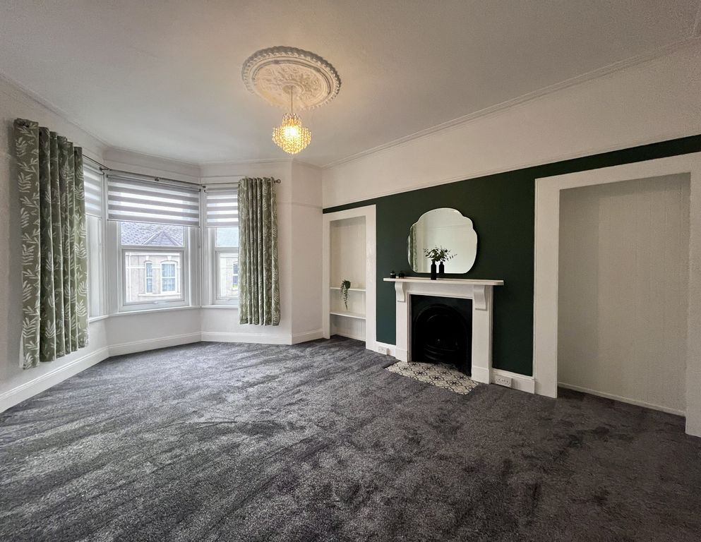 Property photo 1 of 14 Living Room 1