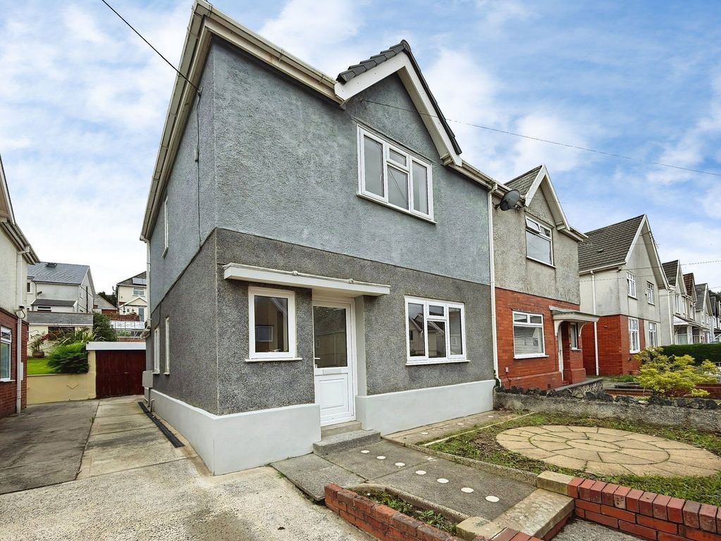 Property photo 2 of 22