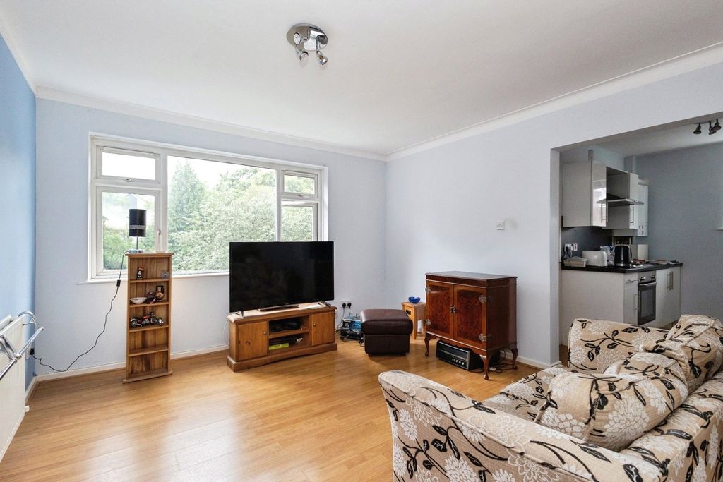 Property photo 3 of 13 Pbox-Img.Jpg