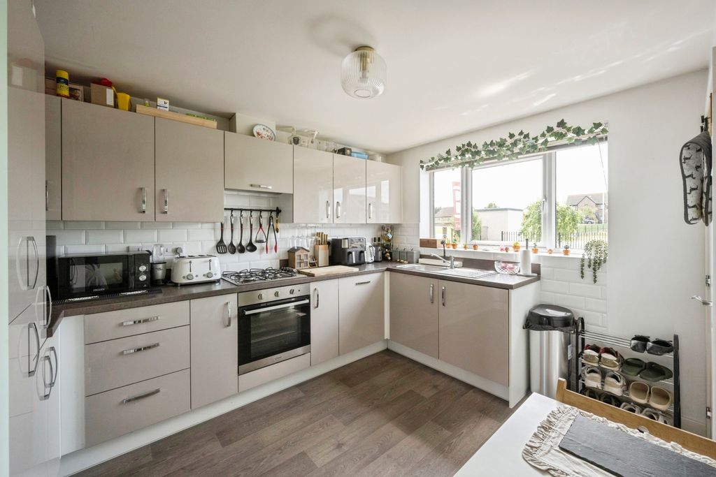 Property photo 2 of 20 Pbox-Img.Jpg