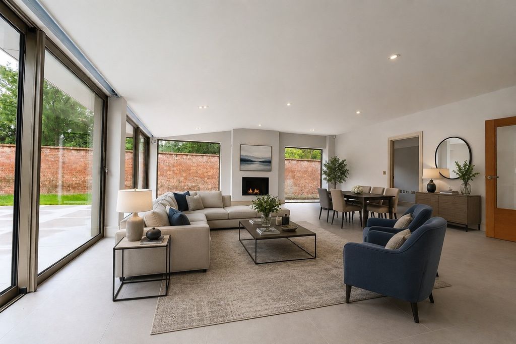 Property photo 3 of 13 Open Plan Space
