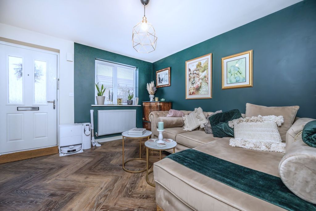 Property photo 3 of 16