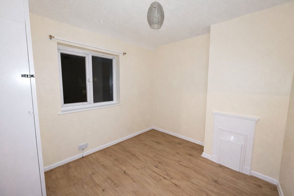 Property photo 3 of 8 Picture No. 13