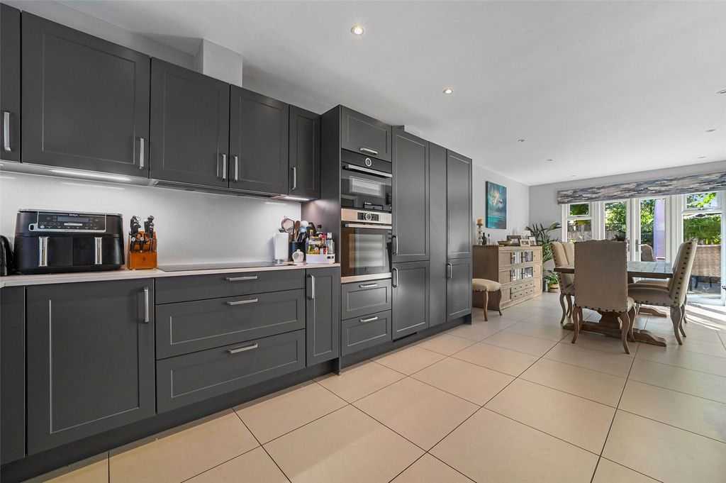 Property photo 2 of 27 Picture No. 02