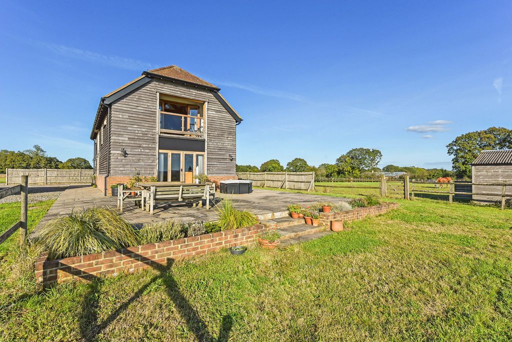 Property photo 1 of 31