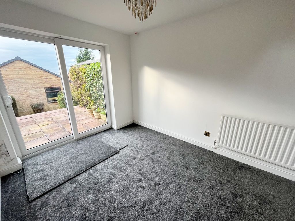 Property photo 3 of 14 Dining Room