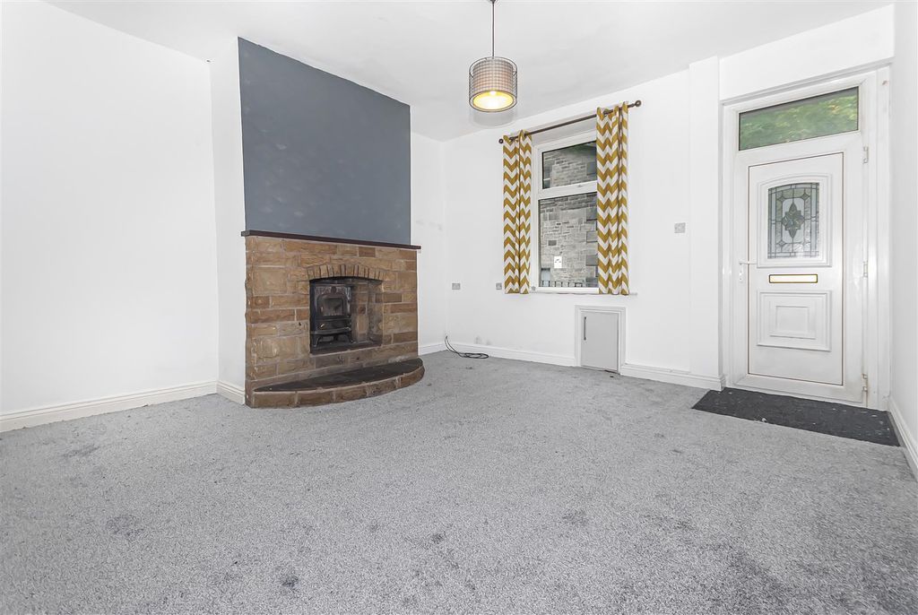 Property photo 2 of 18 Living Room