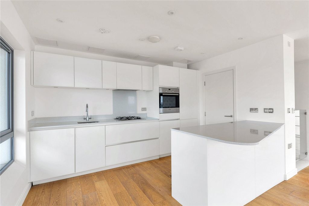 Additional image 9 of 2 bed flat for saleGlenalmond Avenue, Cambridge CB2