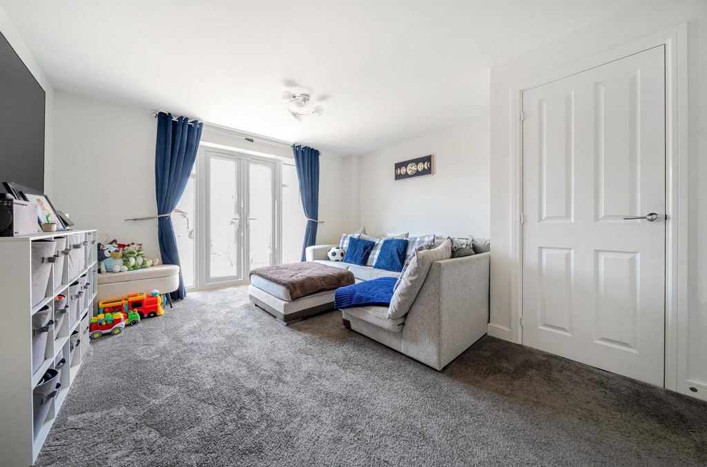 Property photo 2 of 15 1-6819F2901F6c3-1283474-Arw-1.Jpg