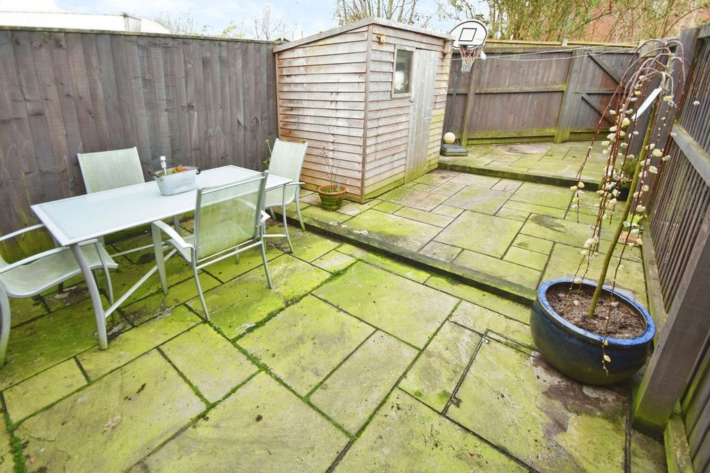 Property photo 2 of 20