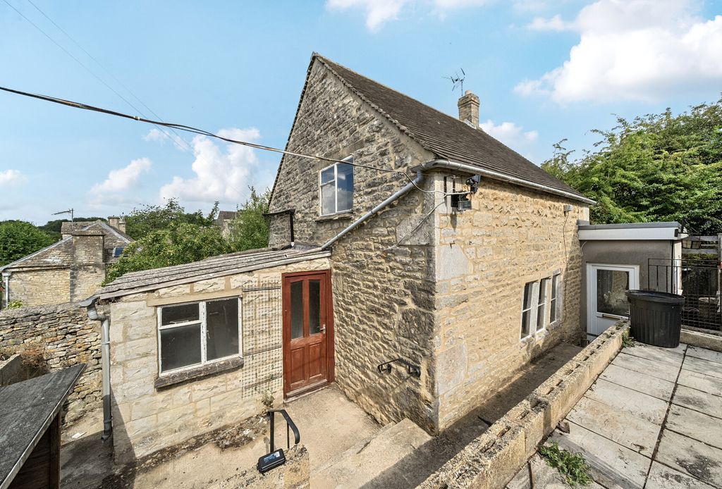 Property photo 1 of 18 1324149-18-687E47...