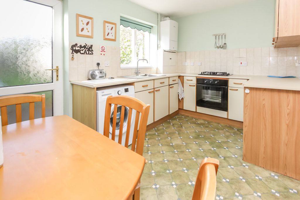 Property photo 3 of 11 Kitchen/Dining Room
